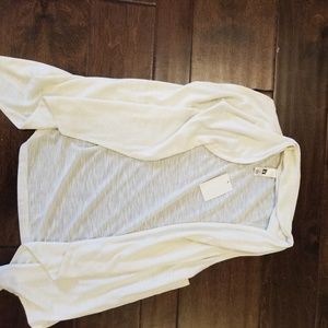 2×10! Light white vest